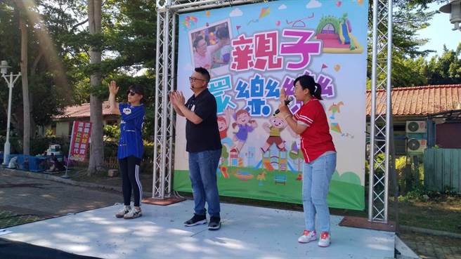 南投县议员简千翔主办的「亲子眾乐乐公益小市集」在中兴新村展开。（民眾提供／冯惠宜南投传真）