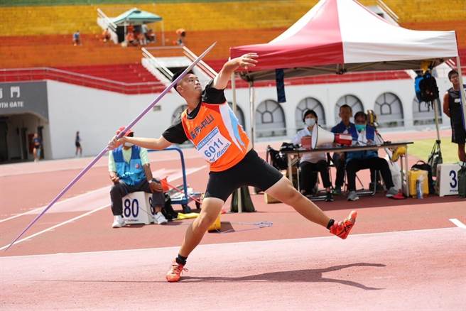 ▲中山高中王君豪同学训练标枪仅半年，就创造优异成绩。（基隆市政府提供／徐佑升基隆传真）