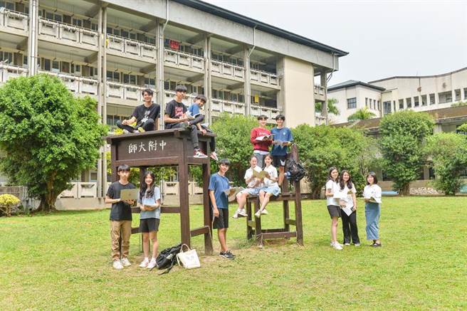 【調查之一】師大附中校訂必修閱讀論證與資訊分析課程，由文、理教師協同教學。(親子天下提供)
