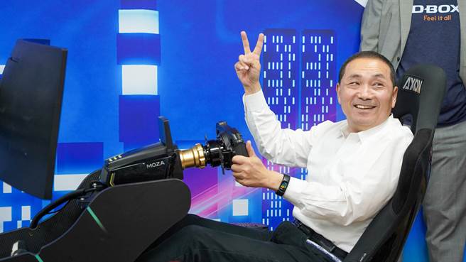 国民党总统候选人、新北市长侯友宜需要争取年轻选民支持。图为侯友宜出席「2023新北电竞争霸战」。（新北市政府经发局提供）