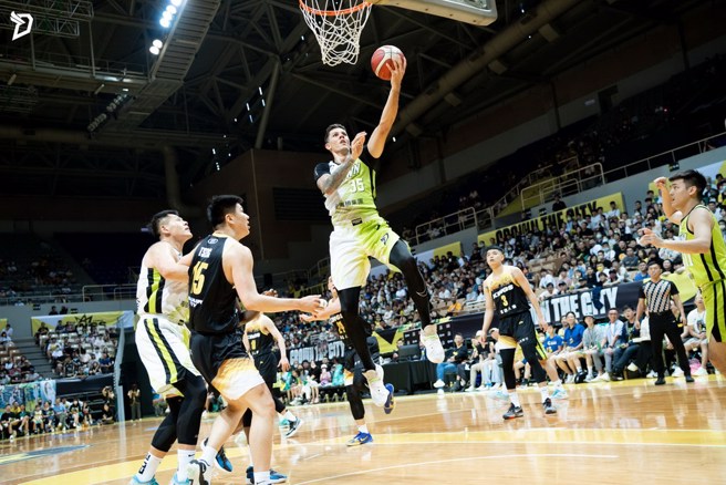 卡拉曼轻松切入禁区上篮取分。(梦想家提供)