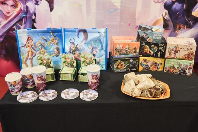 家乐福开卖「家乐福ｘ传说对决端午联名独家系列」。（家乐福提供）