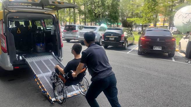 通用计程车可造福弱势族群，也可作为一般计程车使用，扩大服务对象一举数得。（交通局提供／张亦惠台中传真）