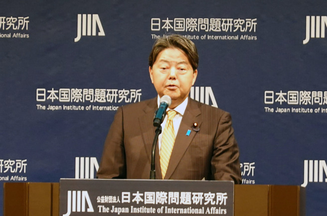 日本外务大臣林芳正6日访问南美洲国家巴拉圭，跟总统当选人潘尼亚（Santiago Pena，另译：贝尼亚）等人会面。图为林芳正今年2月发表演说照。（图／中央社）