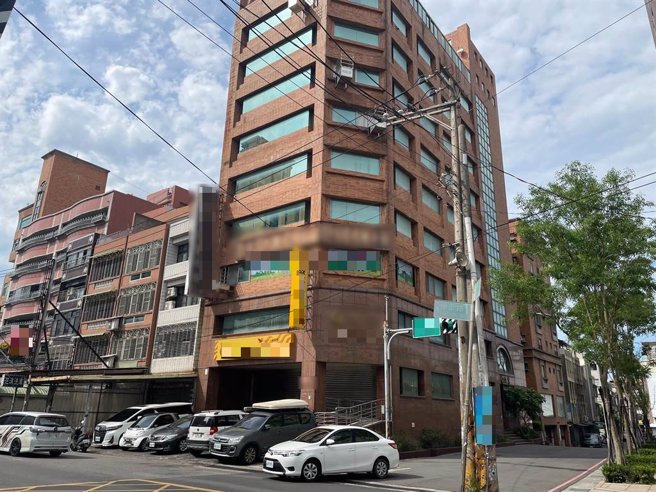 桃园市中坜区某托婴中心疑经营不善，拖欠薪资与奖金，导致教师集体离职，逾15名幼童受影响，市府介入处理，将协助家长媒合托育服务。（蔡明亘摄）