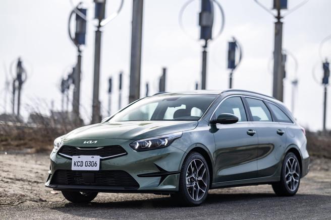 Kia Ceed Sportswagon购车享专属礼遇，包括双镜头行车纪录器、LED车门迎宾灯、LED后厢尾门灯组，及五年不限里程全车原厂保固。（台湾森那美起亚提供）