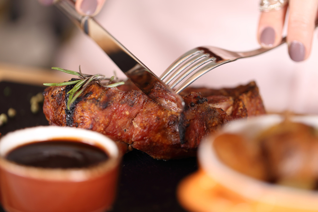 我国日前开放了加拿大全年龄牛肉进口，被部分评论解读是为加入CPTPP。（示意图 / Shutterstock ）