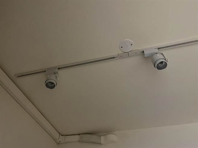 桃园芦竹、大园2250户突然停电，经台电调查后发现凶手竟是鸟巢，才导致装脚碍子不良。图为停电示意图。（陈梦茹摄）