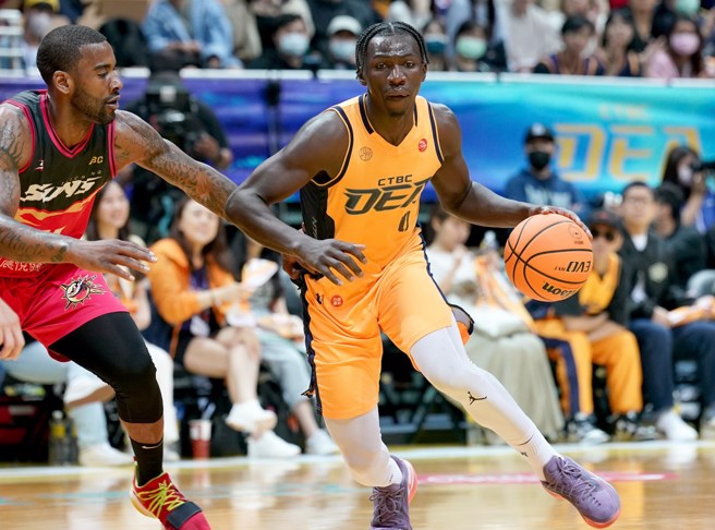 阿巴西今天攻下全队最高27分。(T1联盟提供)