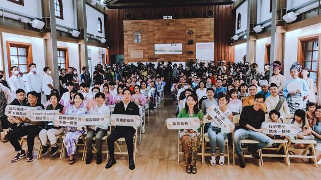 賴清德出席「三明治新世代親子園遊會」。(民進黨提供)