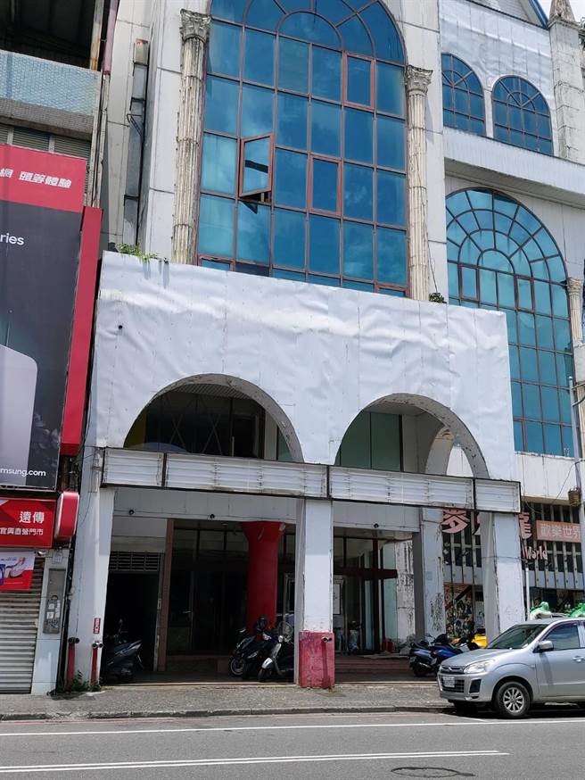 宜兰市地标的麦当劳惊传熄灯号。（吴佩蓉摄）