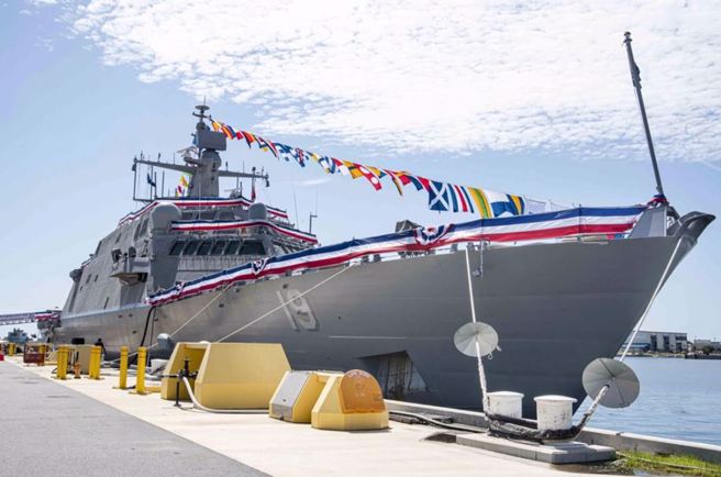 2020年才服役的自由級濱海戰鬥艦「聖路易」號（USS St. Louis，LCS 19）預定2025年將外賣。（Defense Visual Information Distribution Service, DVIDS）
