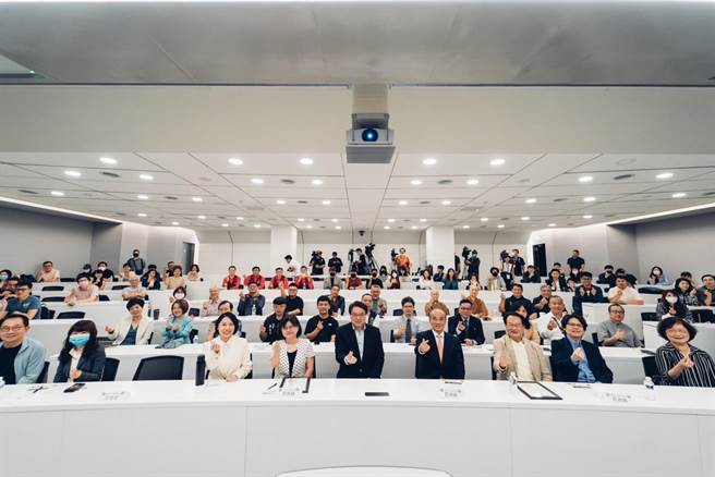 世界华人宗教研究学会7日在政治大学公企中心举行成立大会。（世界华人宗教研究学会提供）