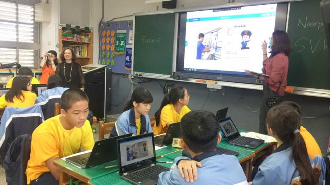 不少授课老师都用Zoom来进行远距教学。（图／报系资料照）