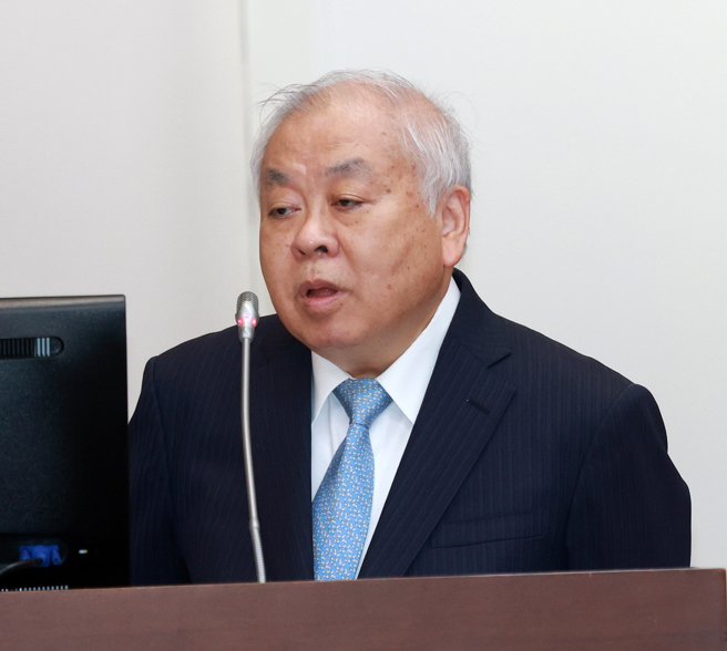 万物皆涨，尤其猪肉、鸡肉涨幅更鲜明，主计长朱泽民表示，若不适时调涨，生长量会变低，物价会更上升。（刘宗龙摄）