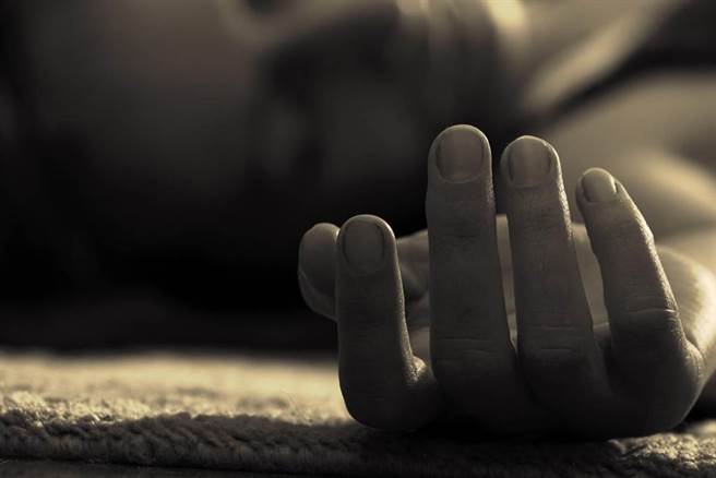 曾任狮子会长的林姓男子，与大他7岁的许姓女子同居，前年许女酒醉回家后，林男因日前与许女的争执事情竟以皮带勒毙许女。（示意图／达志影像）