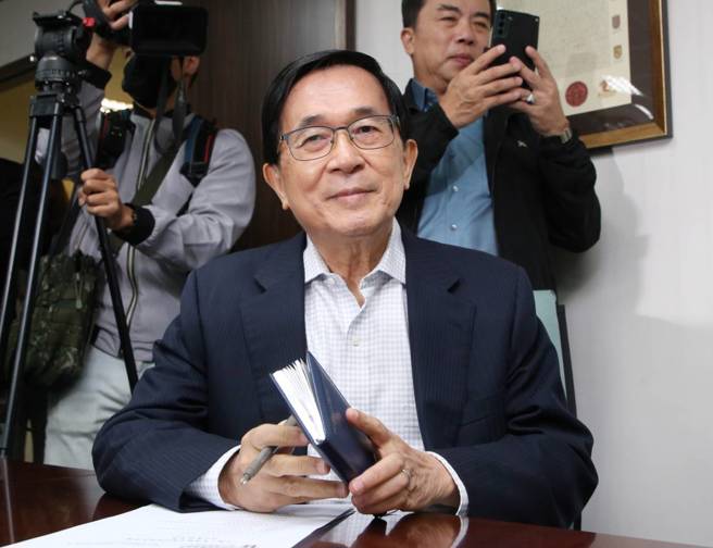 前总统陈水扁（见图）8日出席凯达格兰基金会新台湾国策智库举办的「公职人员选罢法第26条修法争议」研讨会。（赵双杰摄）