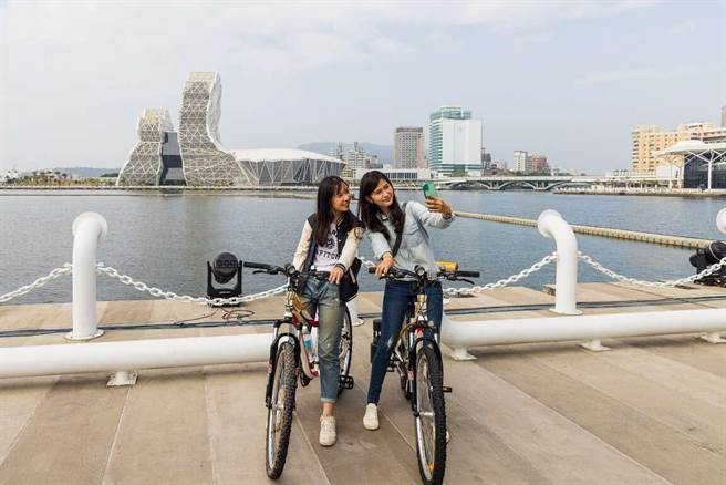 高市府观光局近年积极推广多元化的运动观光活动，让游客透过不同方式感受拥有山、海、河、港的魅力高雄。（高市府观光局提供／洪浩轩高雄传真）