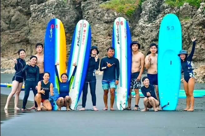 高市府观光局近年积极推广多元化的运动观光活动，让游客透过不同方式感受拥有山、海、河、港的魅力高雄。（高市府观光局提供／洪浩轩高雄传真）