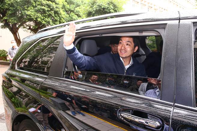 台北市長蔣萬安8日出席內湖高工智慧設施應用與維修技術教學中心揭牌，針對侯友宜「喬成功」北市兩區立委初選協調，是否感到失落？他連忙否認稱，「不會！2024共同目標就是團結勝選，任何能促成黨內勝選都歡迎」。（鄧博仁攝）