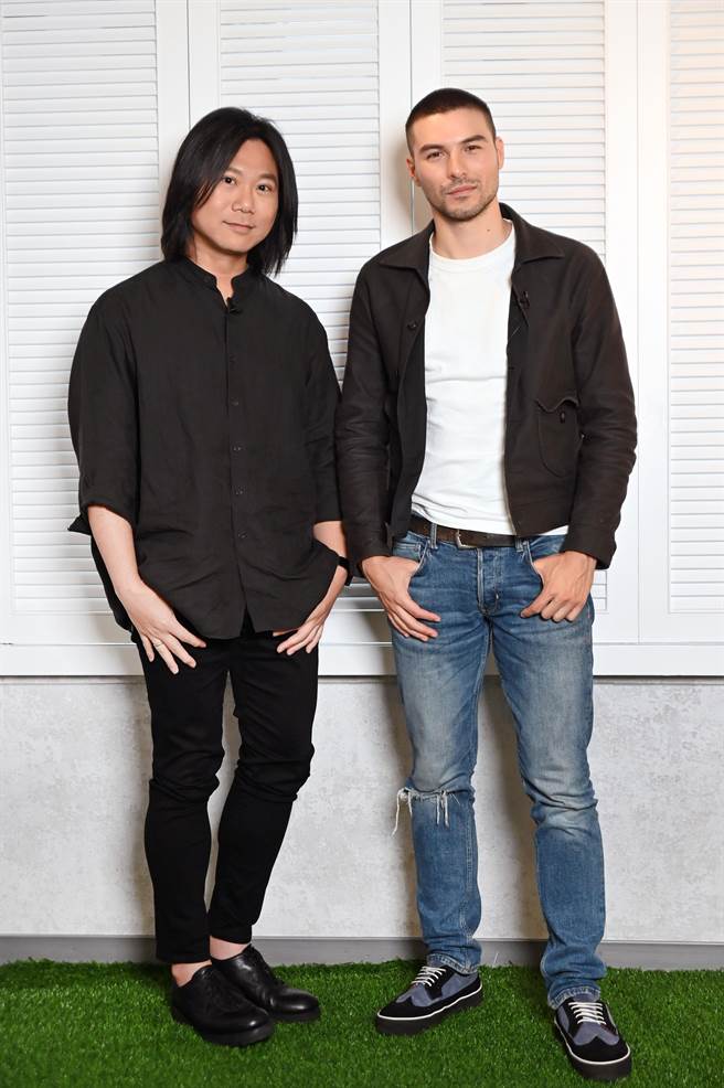 凤小岳邀玛莎拍摄连载影片，于凤小岳官方社群与官方YouTube频道更新上线。。（环球音乐提供）