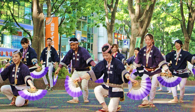 每年5月的「仙台青叶祭」会在象徵杜之都的定禅寺通举办（邱文心摄）