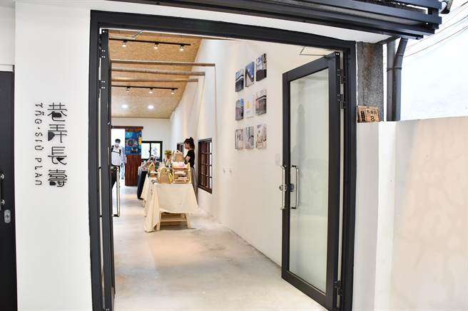 「巷弄长寿」位在彰化市长寿街8号，隐身在三民市场内，旁边还有民生市场，具有独特的地理位置与歷史文化。（吴建辉摄）