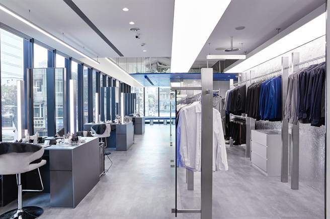 Holo＋FACE提供「一站式明星级」摄影体验，主功能区全面升级，彩妆造型、摄影、修图区保持私密与开放的完美平衡。（Holo＋FACE提供）