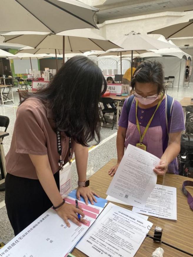 111年度大专工读生协助机关活动推广与执行。(高雄市青年局提供)