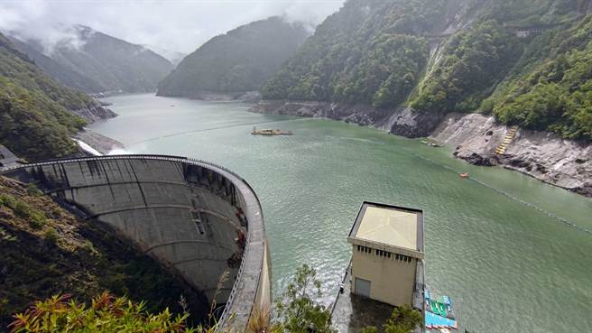 这波锋面来袭降雨，德基水库增加193.8万吨水资源，蓄水率为46.3％。（民眾提供／陈淑娥台中传真）