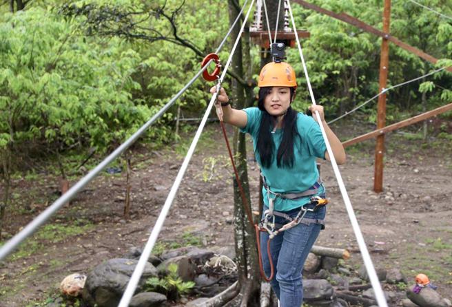 六龟宝来花赏温泉公园城市探险体验活动。(高雄市观光局提供)