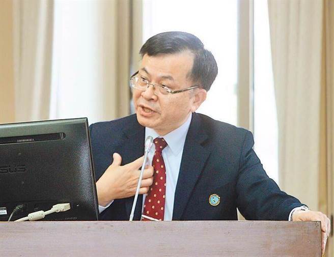 王鸿薇认为，NCC主委陈耀祥应立刻下台，也不该再续审镜电视案。（本报资料照片）