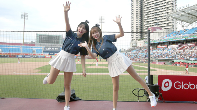 李多慧与林襄首度同台应援。(图／中时资料照)