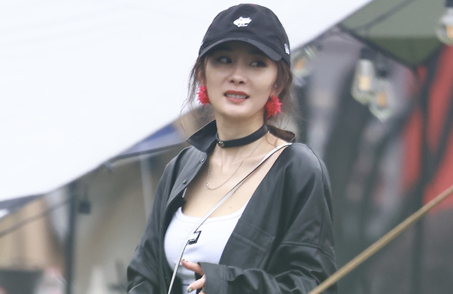 杨幂拥有甜美脸蛋及火辣身材。（图／达志）