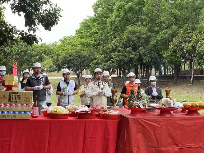 台南市長黃偉哲今主持台南特色公園遊具開工動工典禮。（曹婷婷攝）