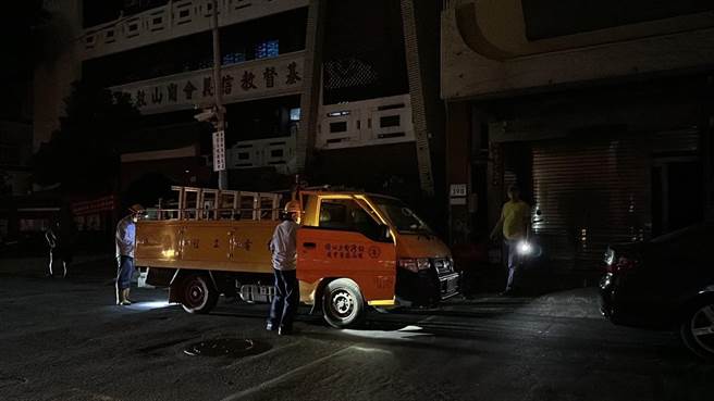 高市前镇区、凤山区一带5月2日晚间无预警停电，共计1607户受到影响。（高市议员李雅静提供）