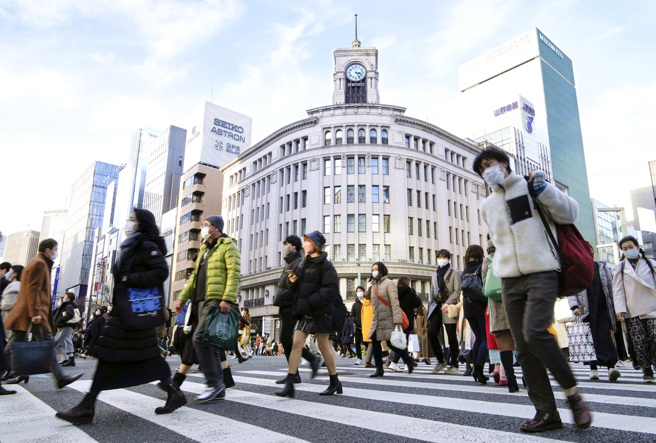 3名「面具强盗」8日眾目睽睽下行抢东京银座一间名表店，10分钟得手上百支名表，警方逮捕4名青少年嫌犯。（资料照／TPG、达志影像）