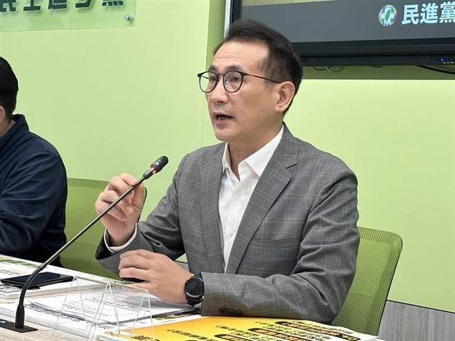 郑运鹏呼吁，希望郭董不需要为提名不择手段，这样会毁了他一生清誉。（本报资料照片）