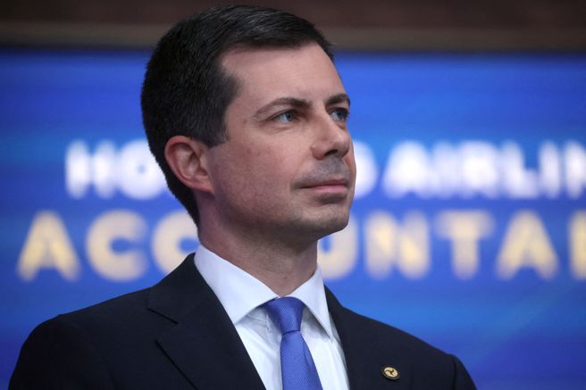 美國運輸部長布塔朱吉（Pete Buttigieg）。(圖/路透社)