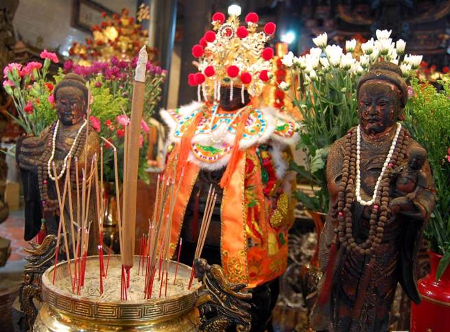 今天是注生娘娘生日，想求子或保胎的夫妻可以拜拜许愿。（本报资料照片）