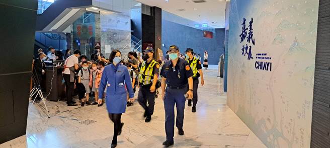 故宫南北院近日收到多起恐吓信件，近日强化巡逻等安全工作。（国立故宫博物院提供）