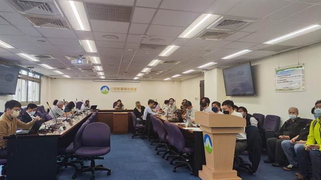 新北市捷运局提出「捷运三莺线延伸桃园八德段工程」二度闯关环评小组初审，最后顺利通过。（林良齐摄）