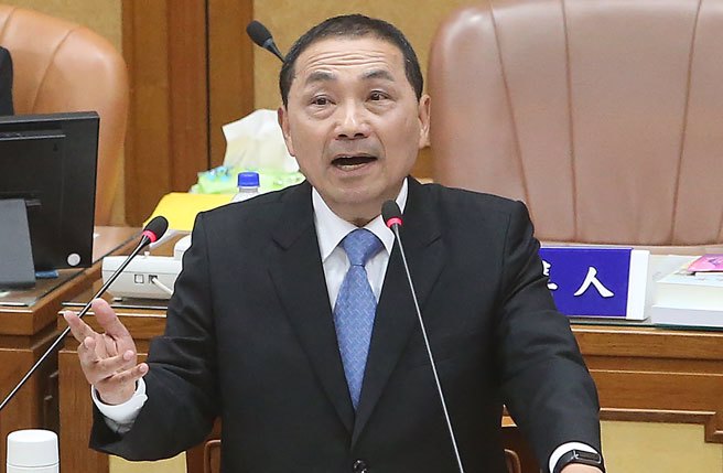 新北市长侯友宜（见图）9日出席新北市议会第4届第1次定期会议备询。（赵双杰摄）