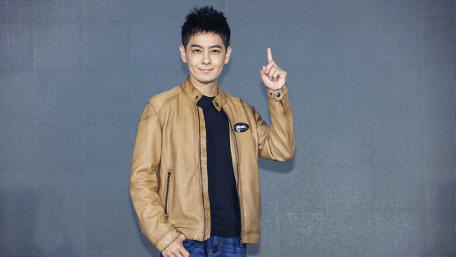 林志颖签名动作被粉丝指出「略有停顿」。(图／中时资料照)