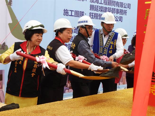 「花莲渔港观光鱼市」第二期增建工程今天动工，预计年底完工。（罗亦晽摄）