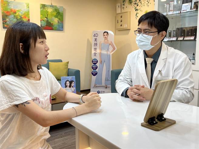 屏东医院整形外科医疗团队深耕地方20余载后，近日成立「美容医学中心」并引进雷射光疗4D皮秒雷射，可客制化处理多种皮肤状况。（谢佳潾摄）