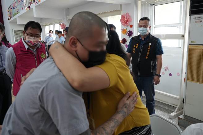 母亲节前夕，台南第二监狱与台湾更生保护会台南分会9日共同举办面对面恳亲活动。（南二监提供／张毓翎台南传真）