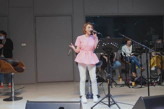 李翊君今為演唱會彩排練團。（寬宏藝術提供）