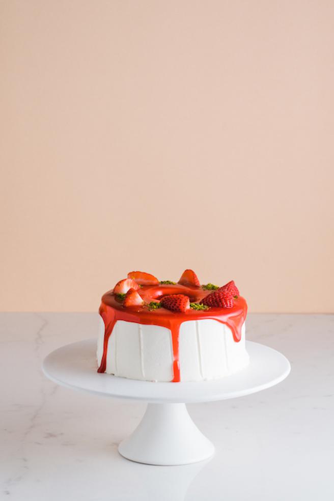 city’super Hāfu雪藏草莓O2蛋糕，6吋698元。（city’super提供）