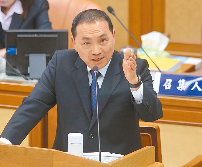 新北市长侯友宜8日在议会总质询备询表态「反台独」、「反一国两制」，他9日也再度强调最不能接受的是用意识形态分裂国家团结的人。（资料照／陈怡诚摄）